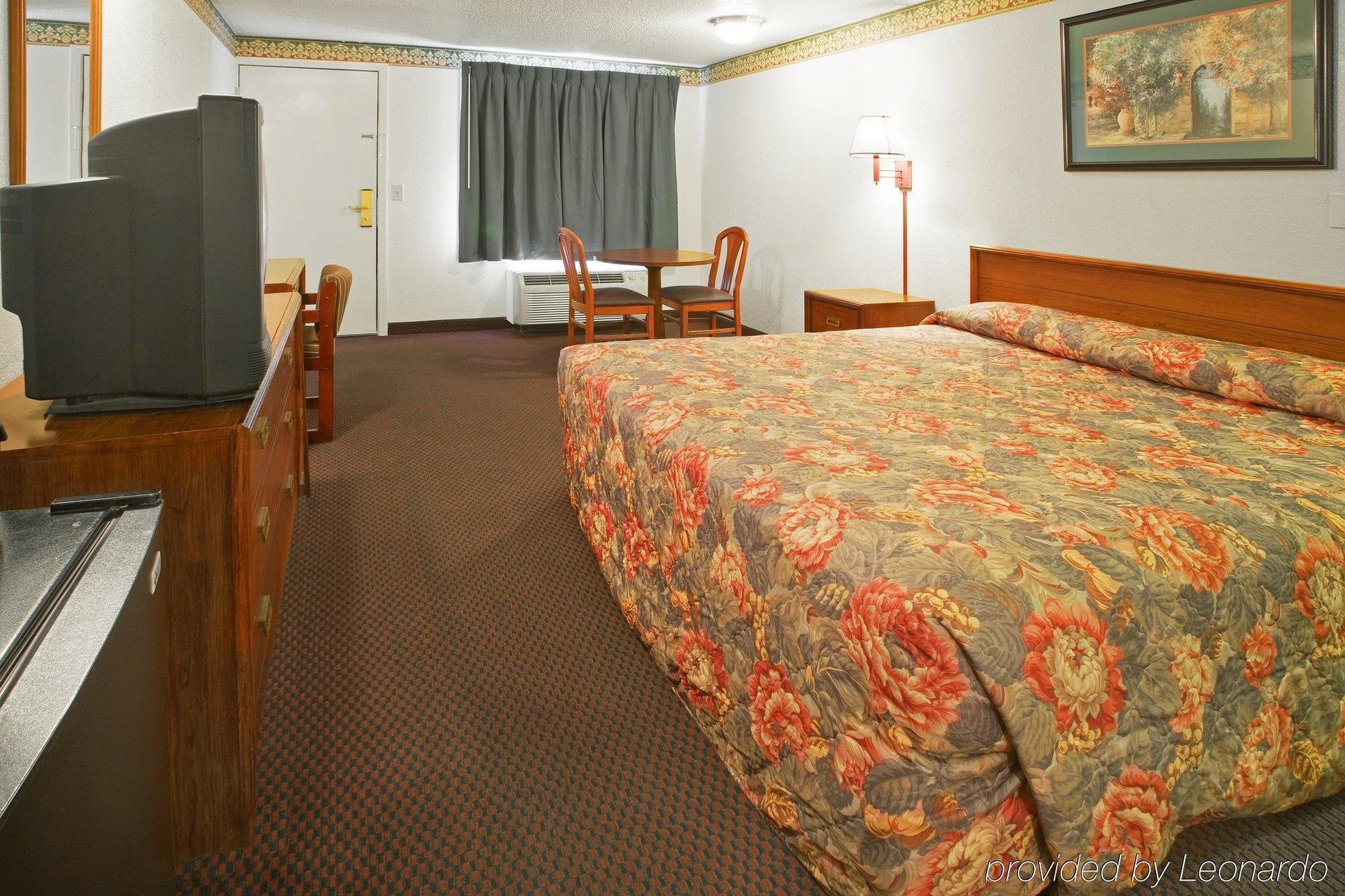 Fairbridge Inn Express เมอร์ริลวิลล์ ภายนอก รูปภาพ